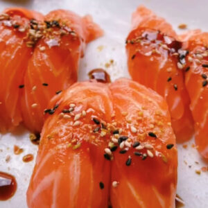 nigiris salmon sishimi